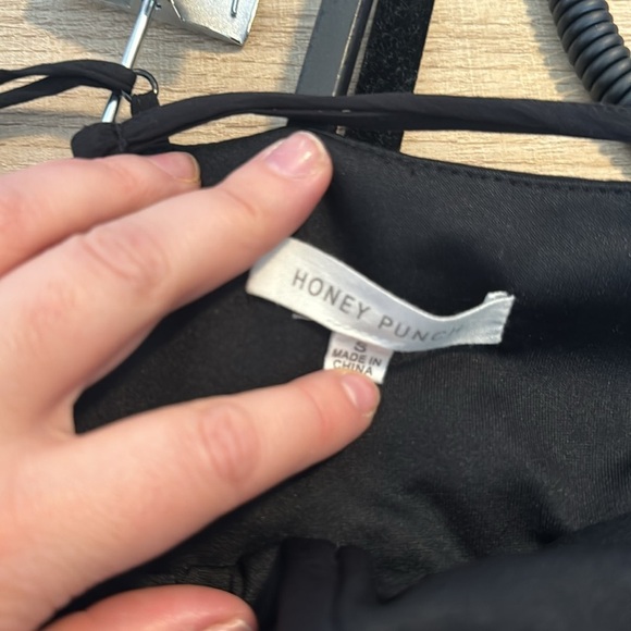 HONEY PUNCH Black Boho Crochet Lace Cutout Festival Mini Dress Size Small - Picture 8 of 9